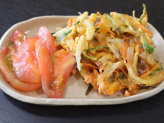 素材たっぷり！彩りもきれい『野菜のかきあげ』