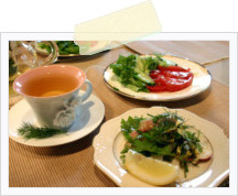 ハーブティーと一緒にいただきました♪"