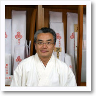 厳島神社　住職　柳原　宰さん