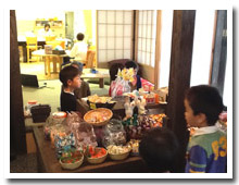 駄菓子屋さんで・・・