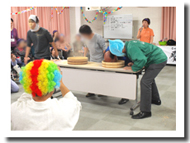 プログラム6：障害物競走ラムネ一気＆黄粉餅顔面ダイブ�